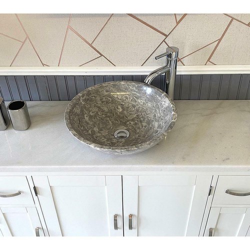 Off white painted bathroom - off,