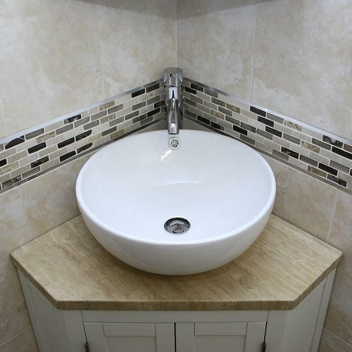 Off white painted bathroom - painted,